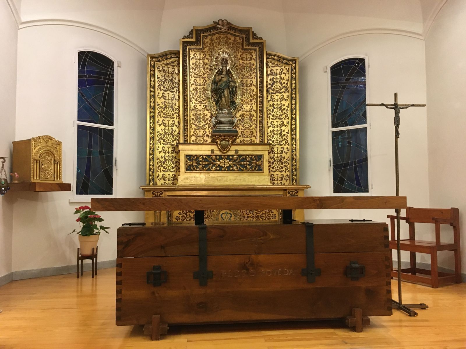 altar-Capilla San Pedro Poveda Sta María de Los Negrales (Madrid)