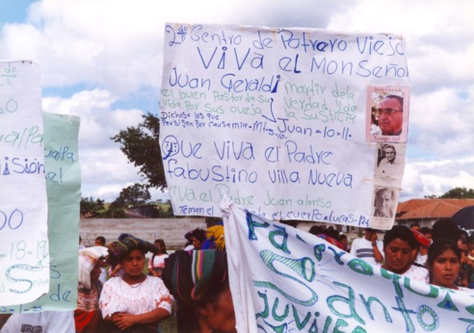 Manifestación en uno de los aniversarios del asesinato de Mons. Juan Gerardi. Foto del Hno. Santiago Otero Diez, Marista