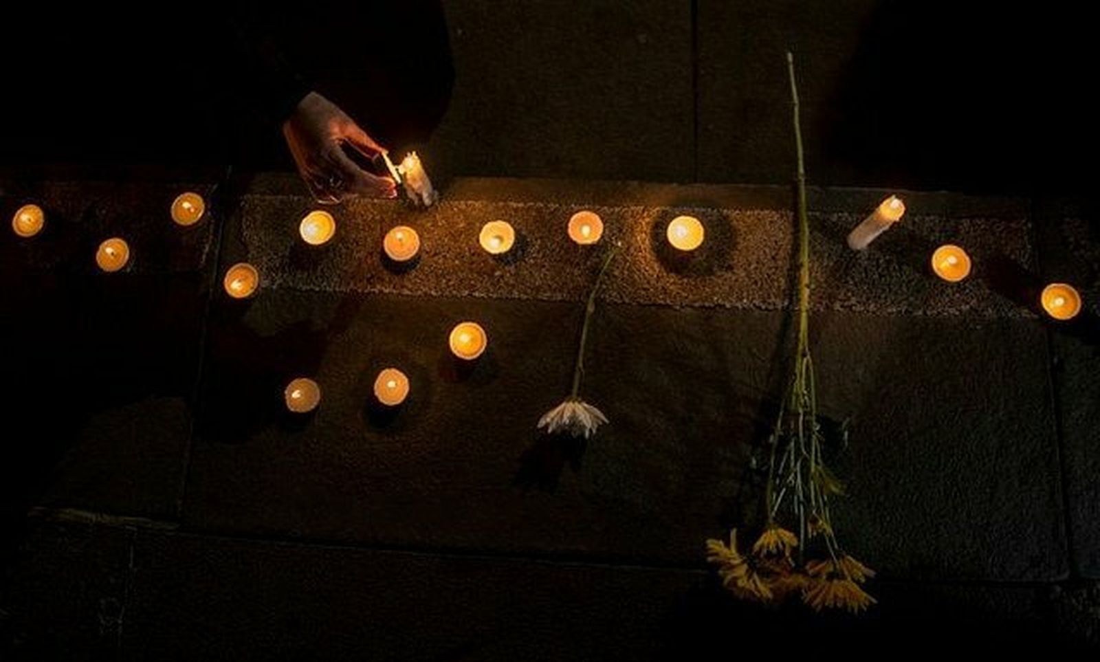 Velas de protesta contra la pedofilia en la Iglesia chilena