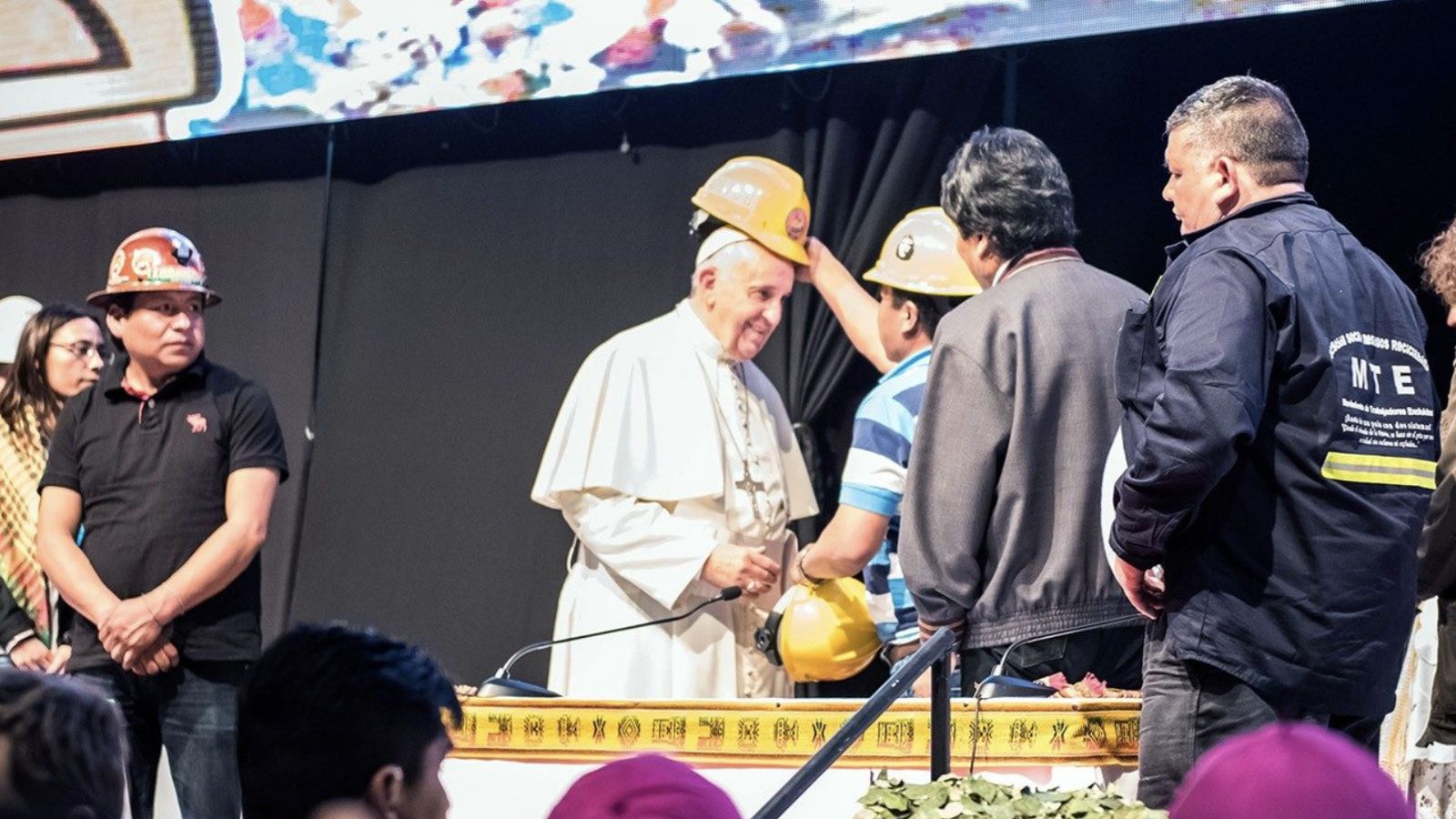 Francisco, con los movimientos populares