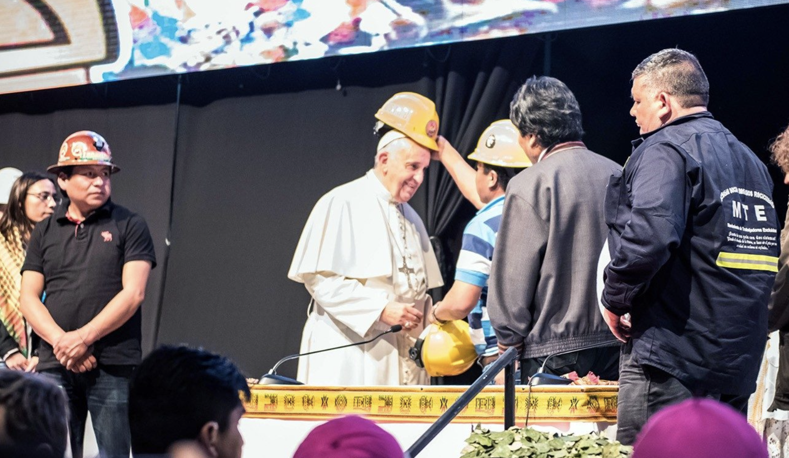 Francisco, con los movimientos populares