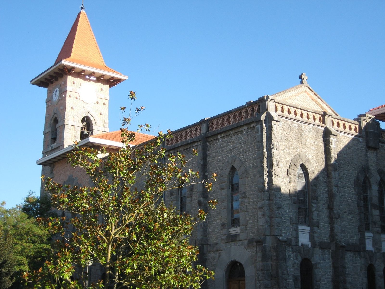 Acto en Vitoria en memoria de los 75 años de la creación de las diócesis de Bilbao y San Sebastián