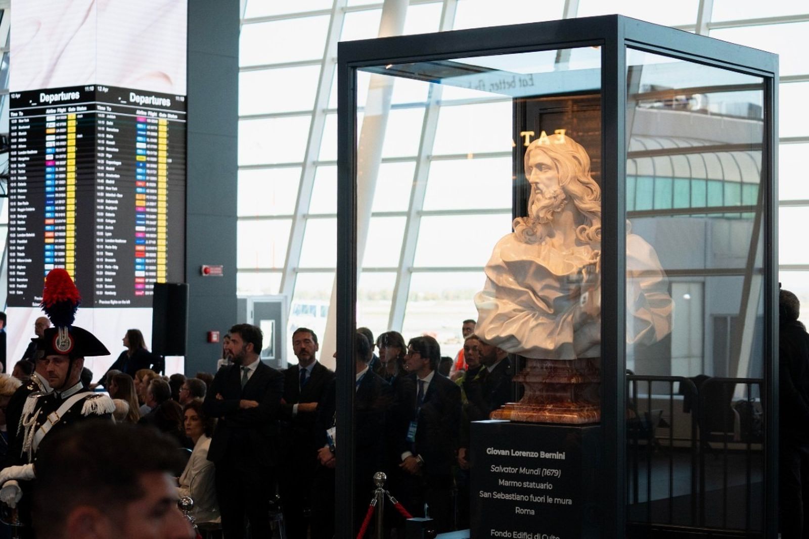 En México prohíben los Nacimientos; en Italia, exponen a Cristo Salvador