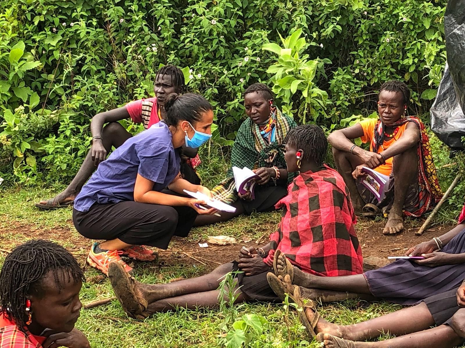 Jasmine y señoras samburu