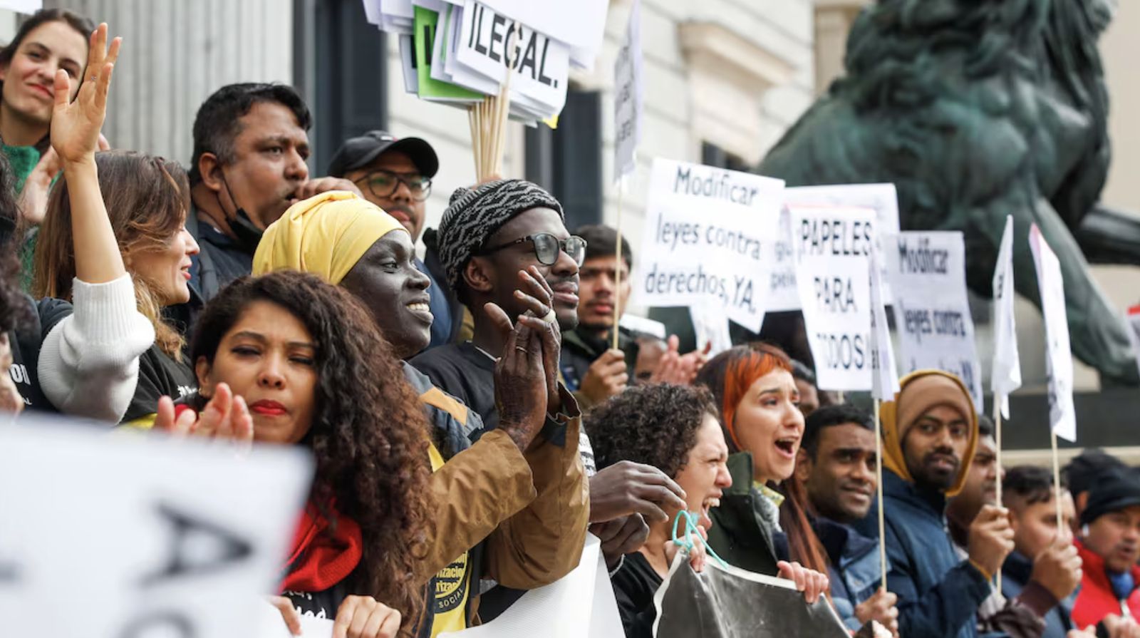 Concentración en el Congreso por la ILP