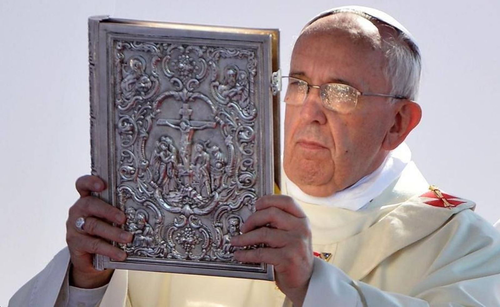 El Papa y el Evangeliario