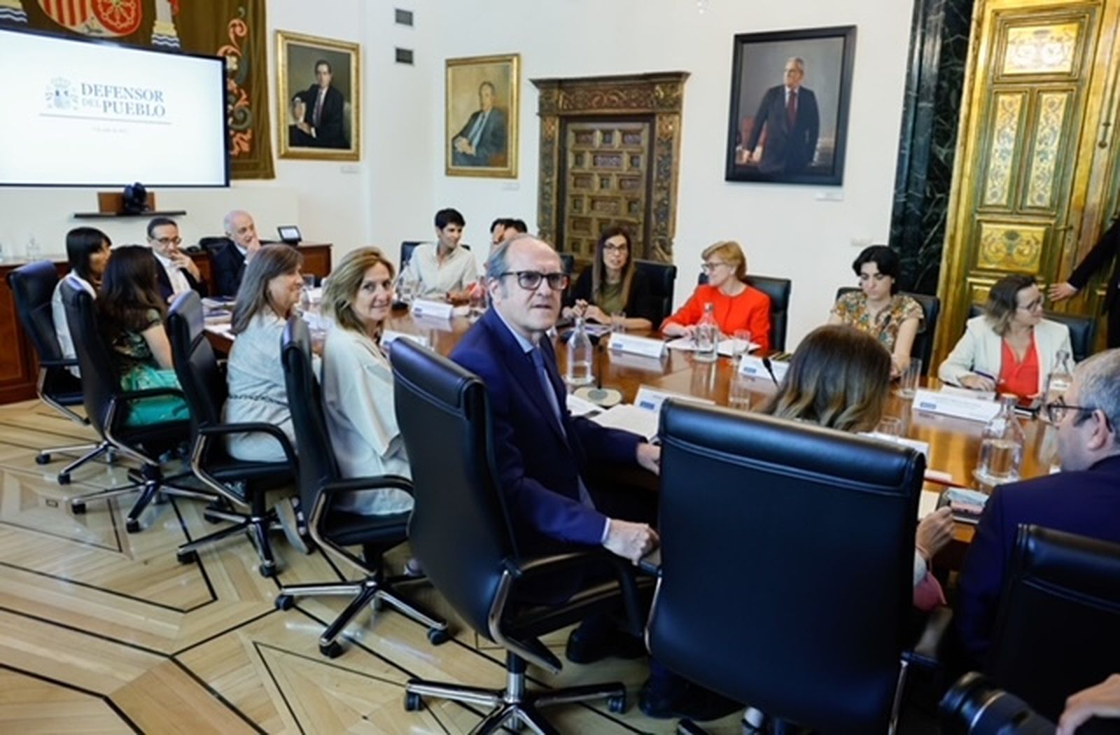 Reunión constitutiva de la comisión del Defensor del Pueblo