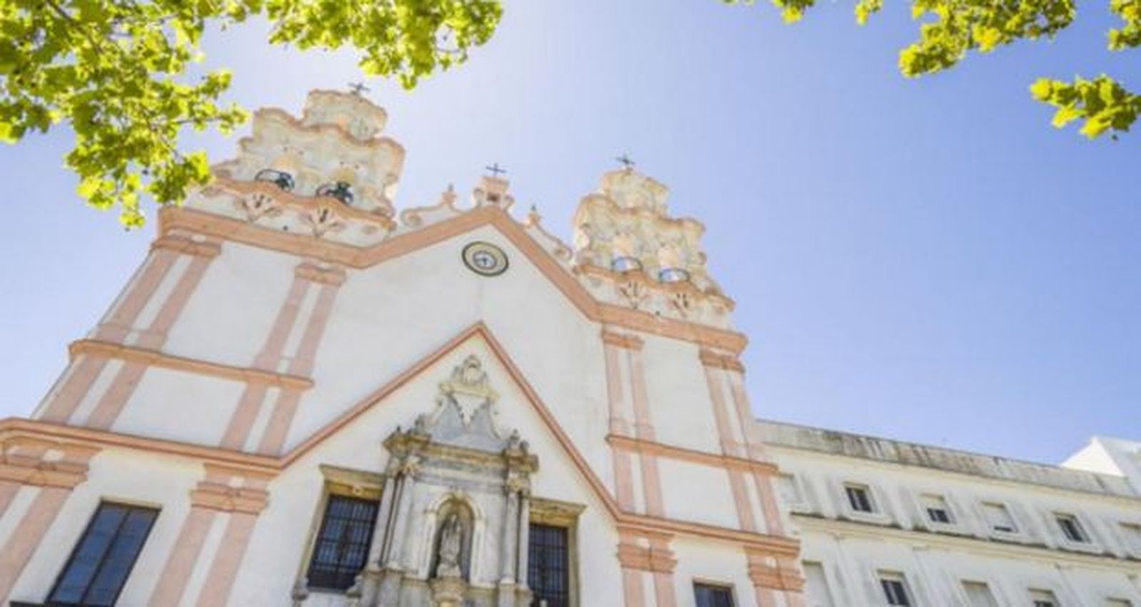 Iglesia y convento del Carmen en Cadi