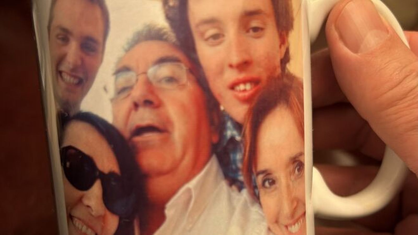 ¿Con quién comulga Dios?  Pedro, Edu, Alejandro...