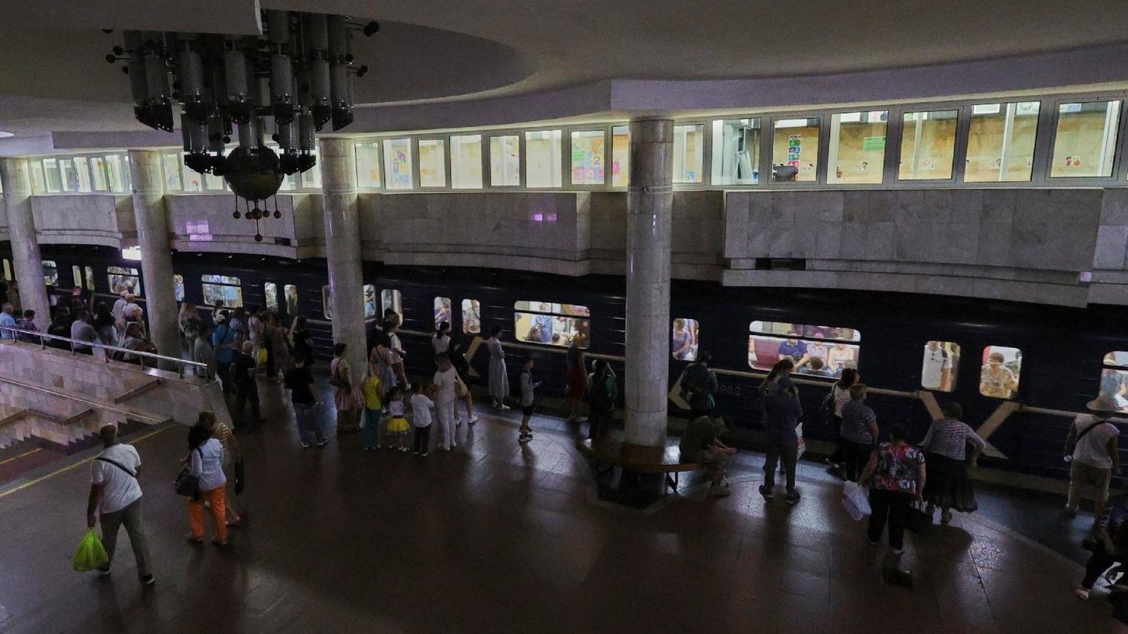 Escuela situada en el metro de Kharkiv