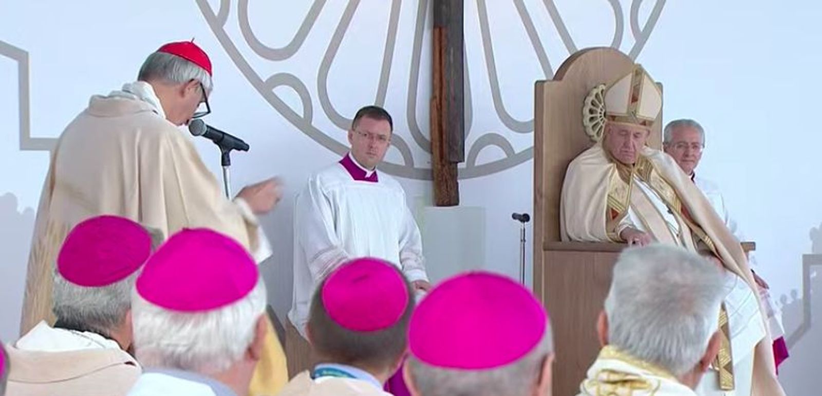 Zuppi, con el Papa Francisco