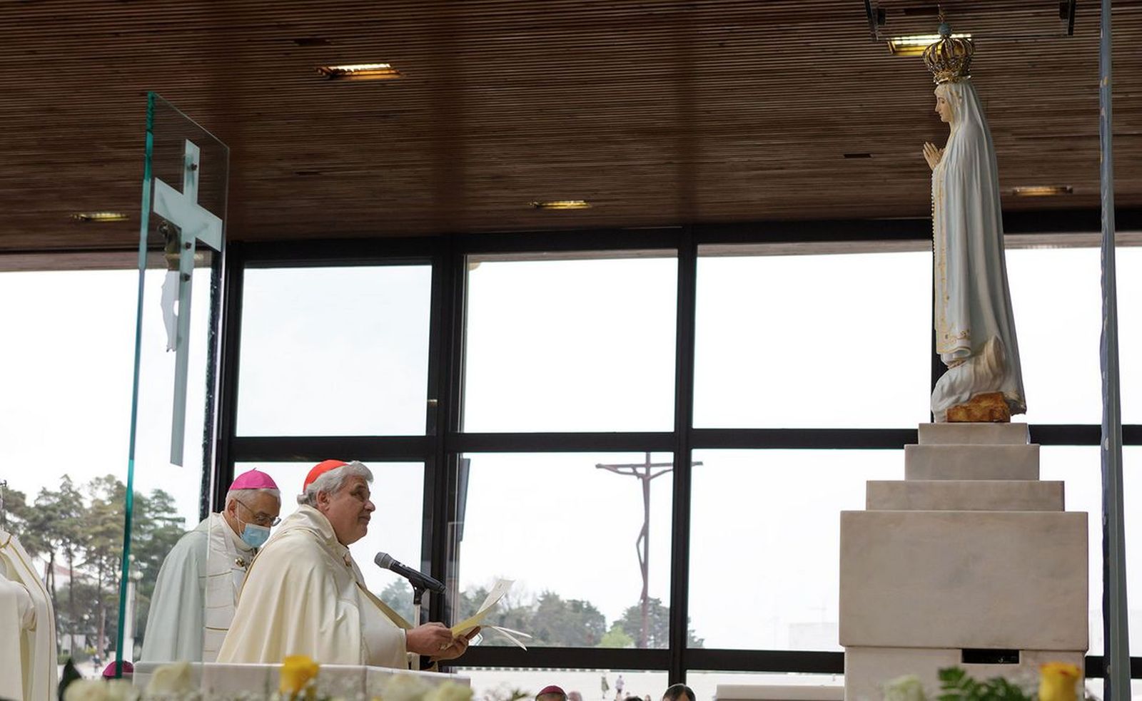 El cardenal limosnero, en Fátima