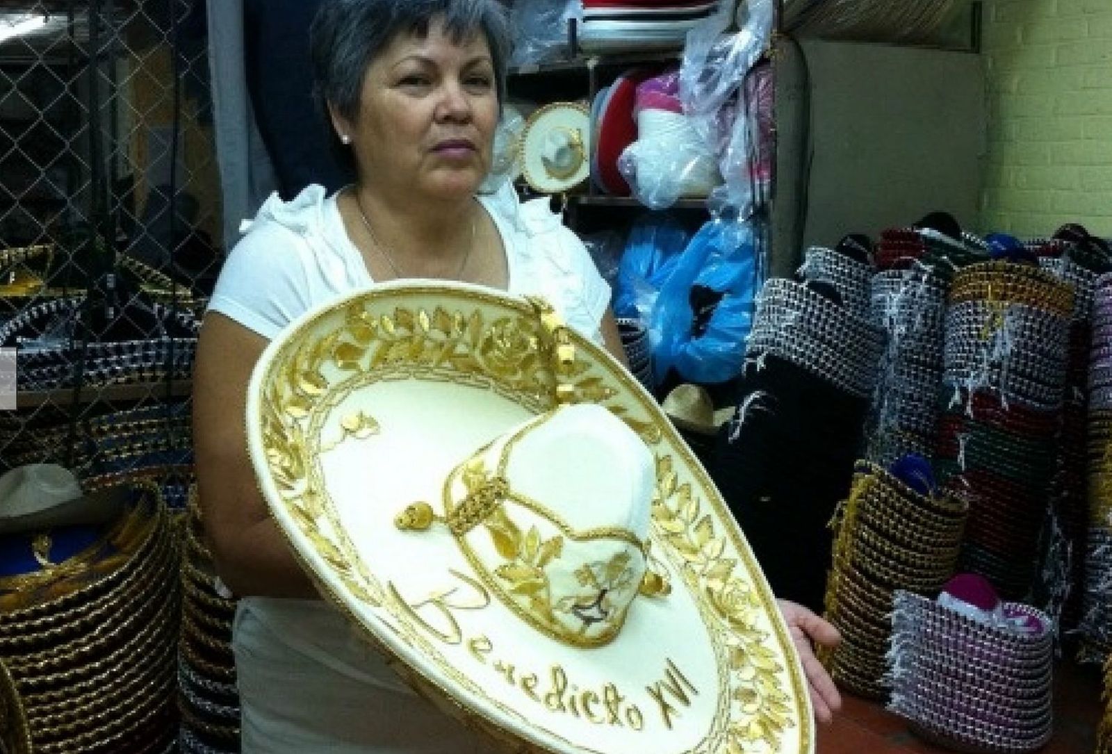 Un sombrero charro para Benedicto XVI