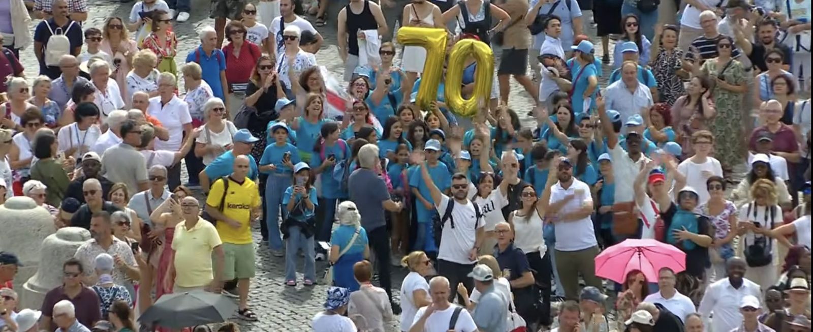 Fieles felicitan a Prevost por su 70 cumpleaños