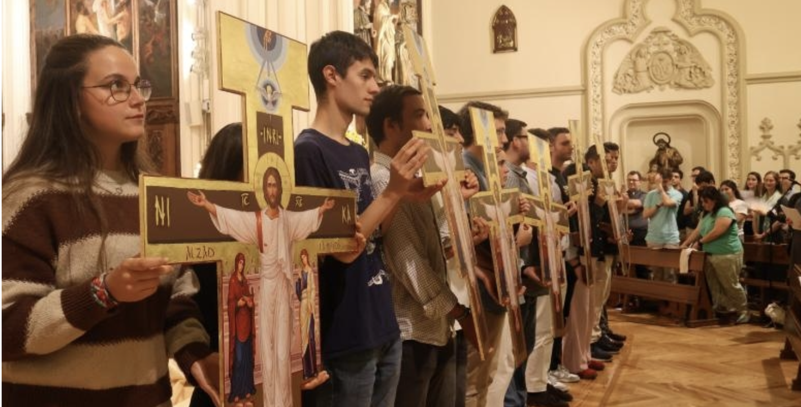 Cruz para el Papa León