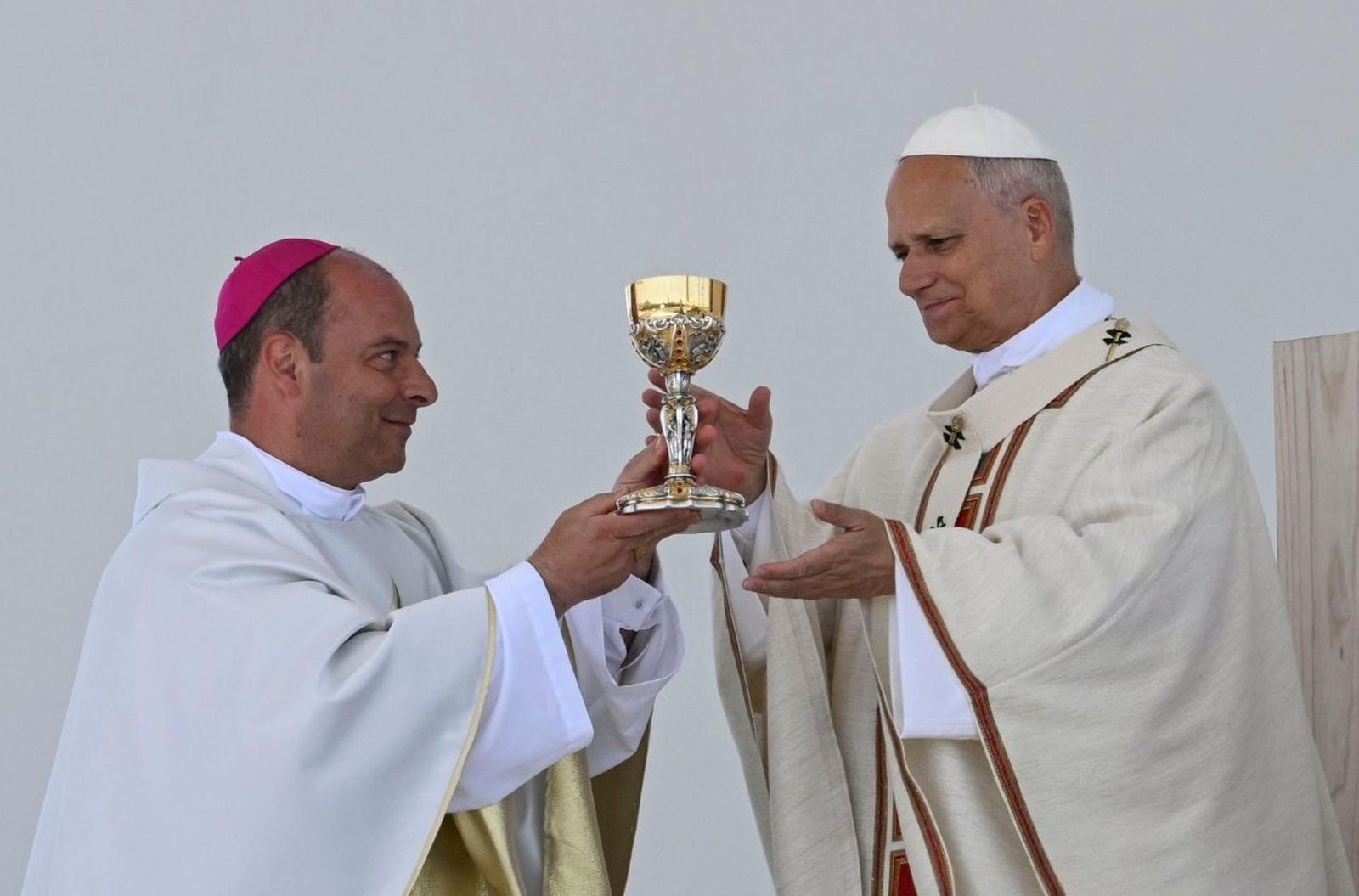 Monseñor Eloy Alberto Santiago y León XIV