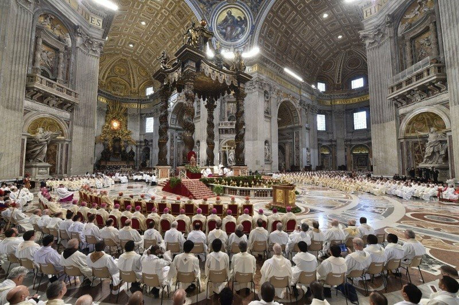 Misa Crismal en San Pedro