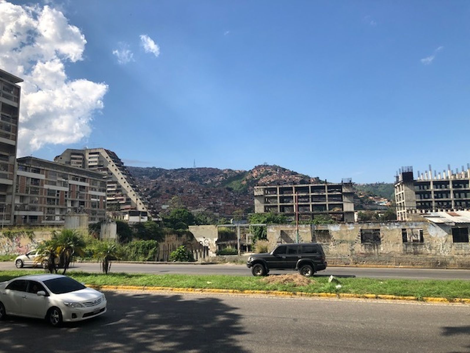 Al fondo, el cerro Carapita, que mira a la Casa de la Misericordia