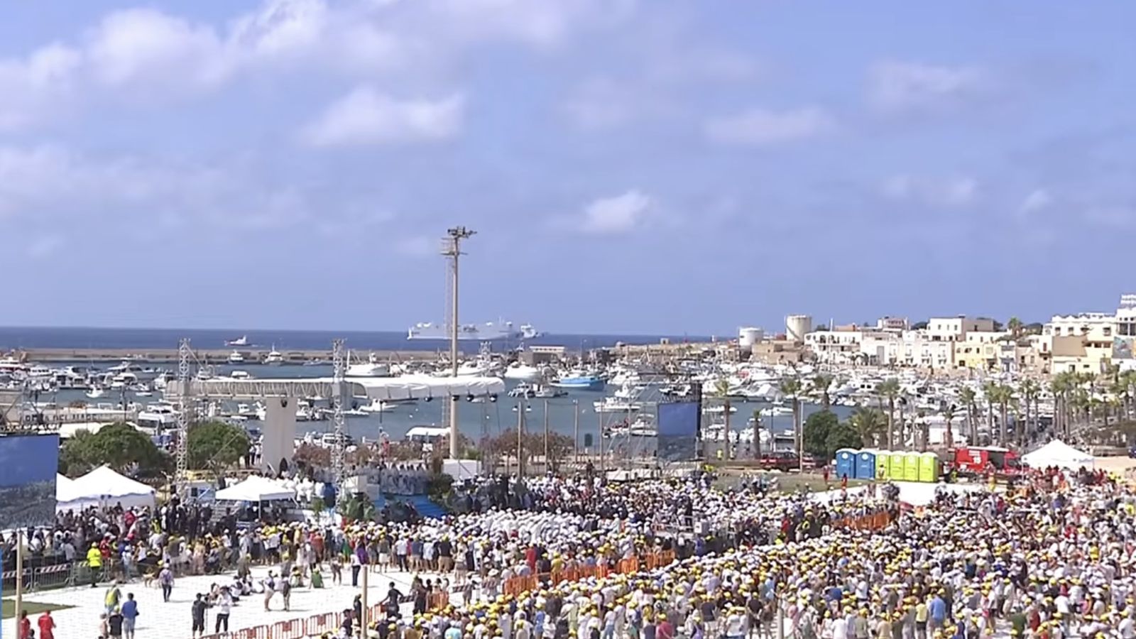 Misa de León XIV en el muelle de Lampedusa