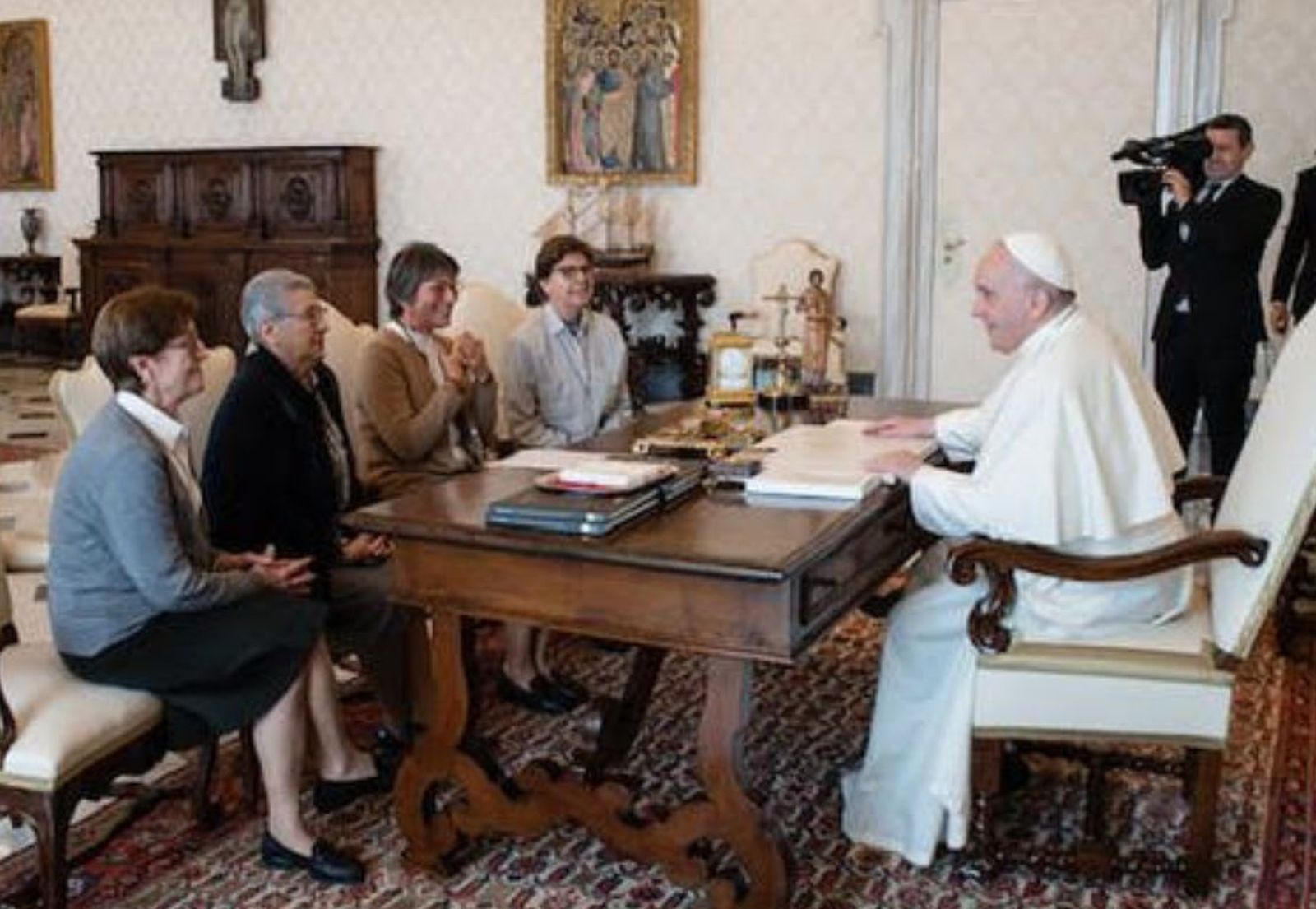 El Papa, con las franciscanas