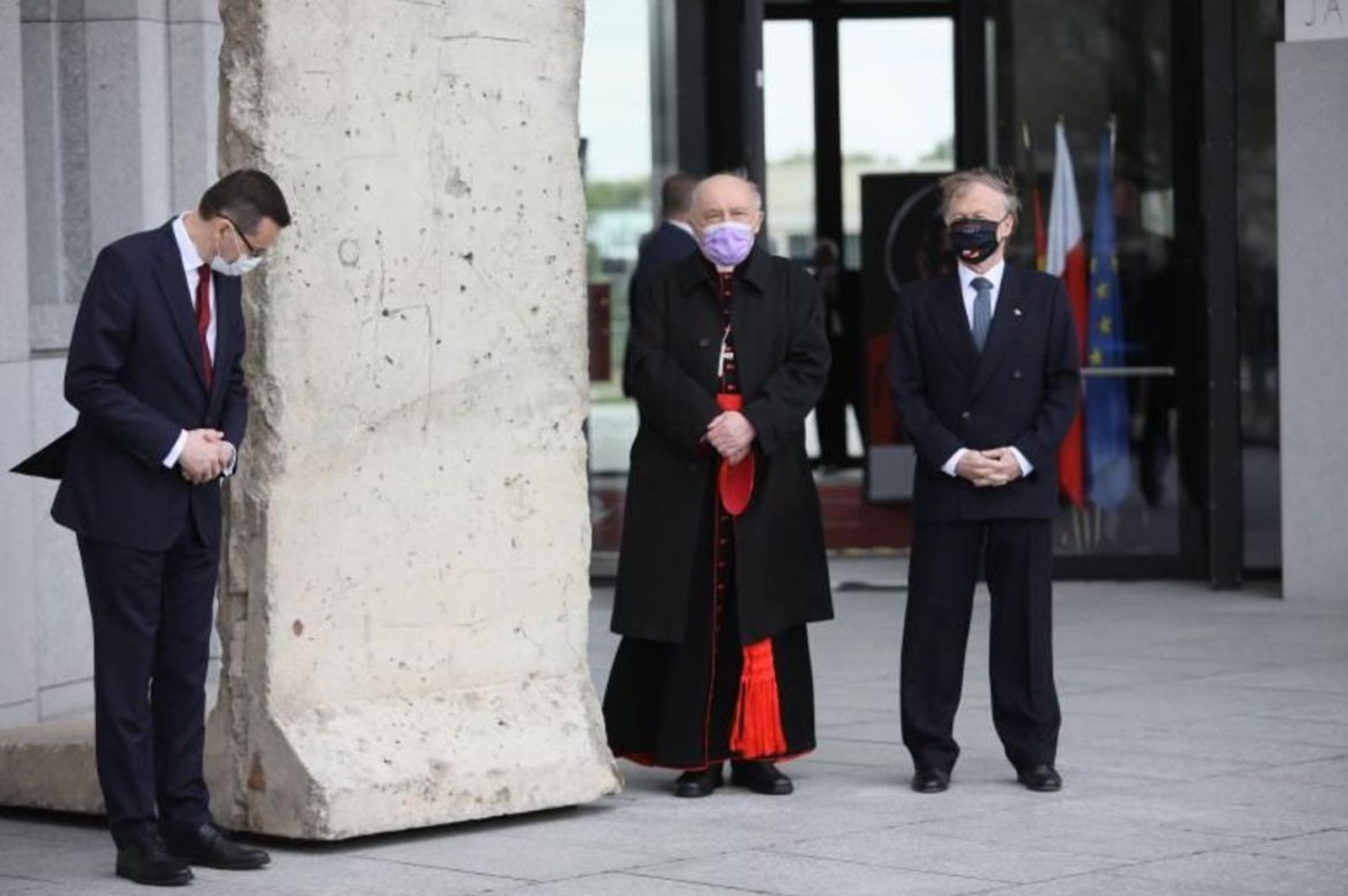 Homenaje institucional al Papa polaco