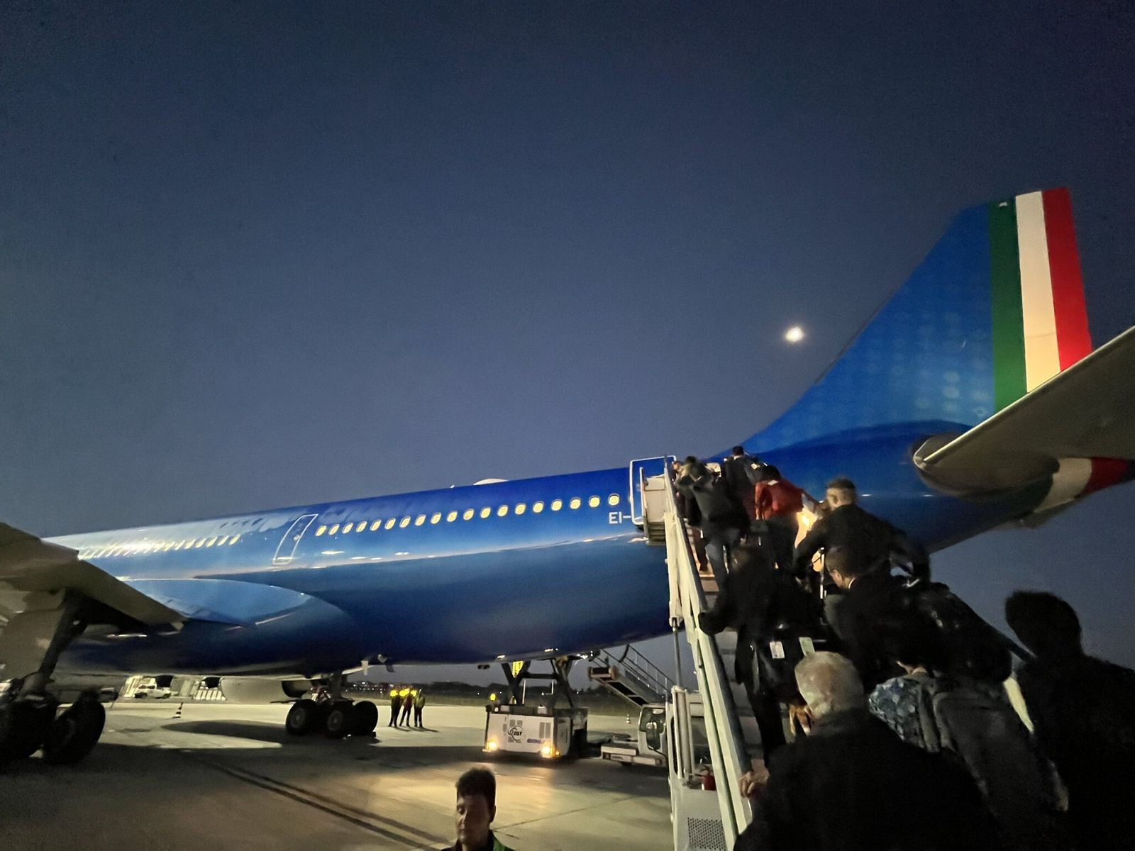 Francisco ya vuela hacia Kazajistán