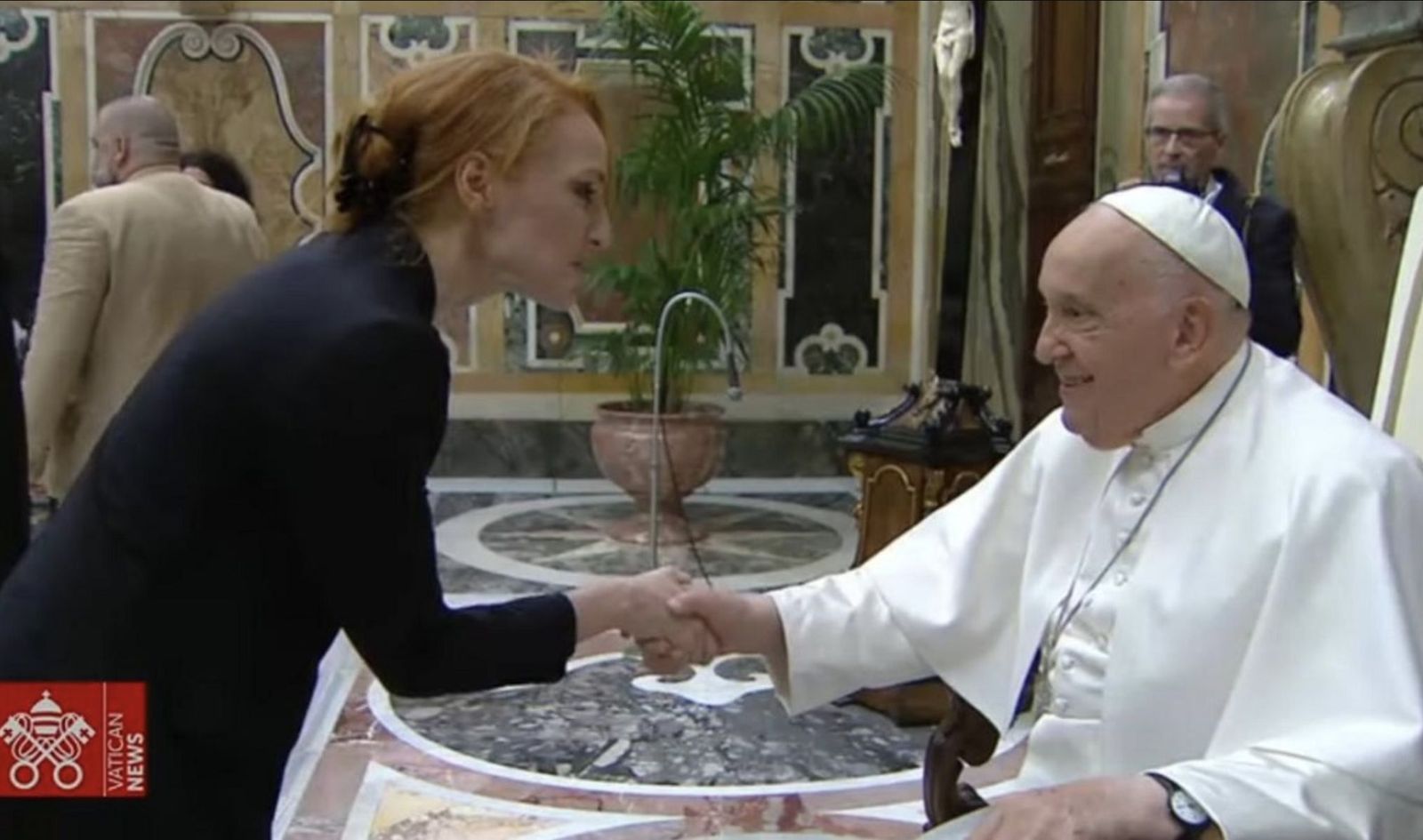 Cristina Castaño saluda a Francisco