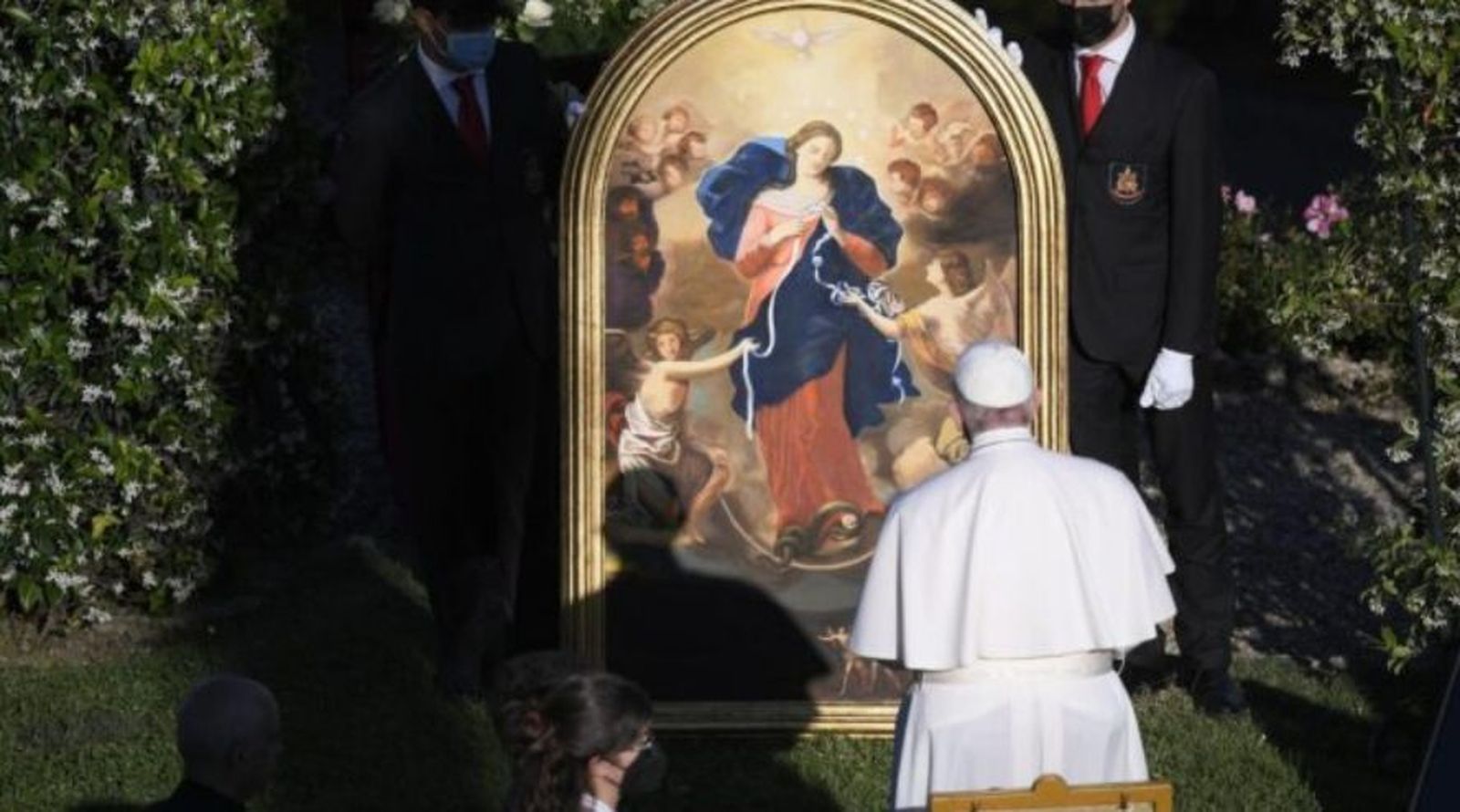 Francisco ante la Virgen Desatanudos