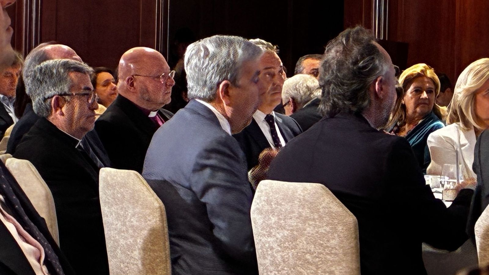 Argüello escucha a Martínez Almeida