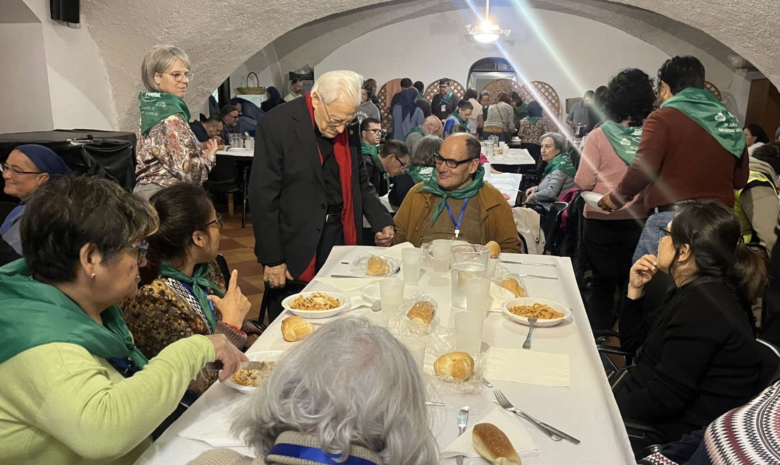 Comida con los pobres en Roma
