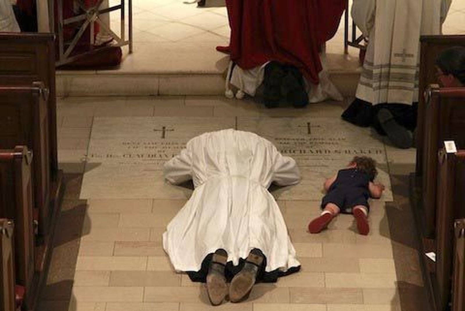 Un diácono y su hijo