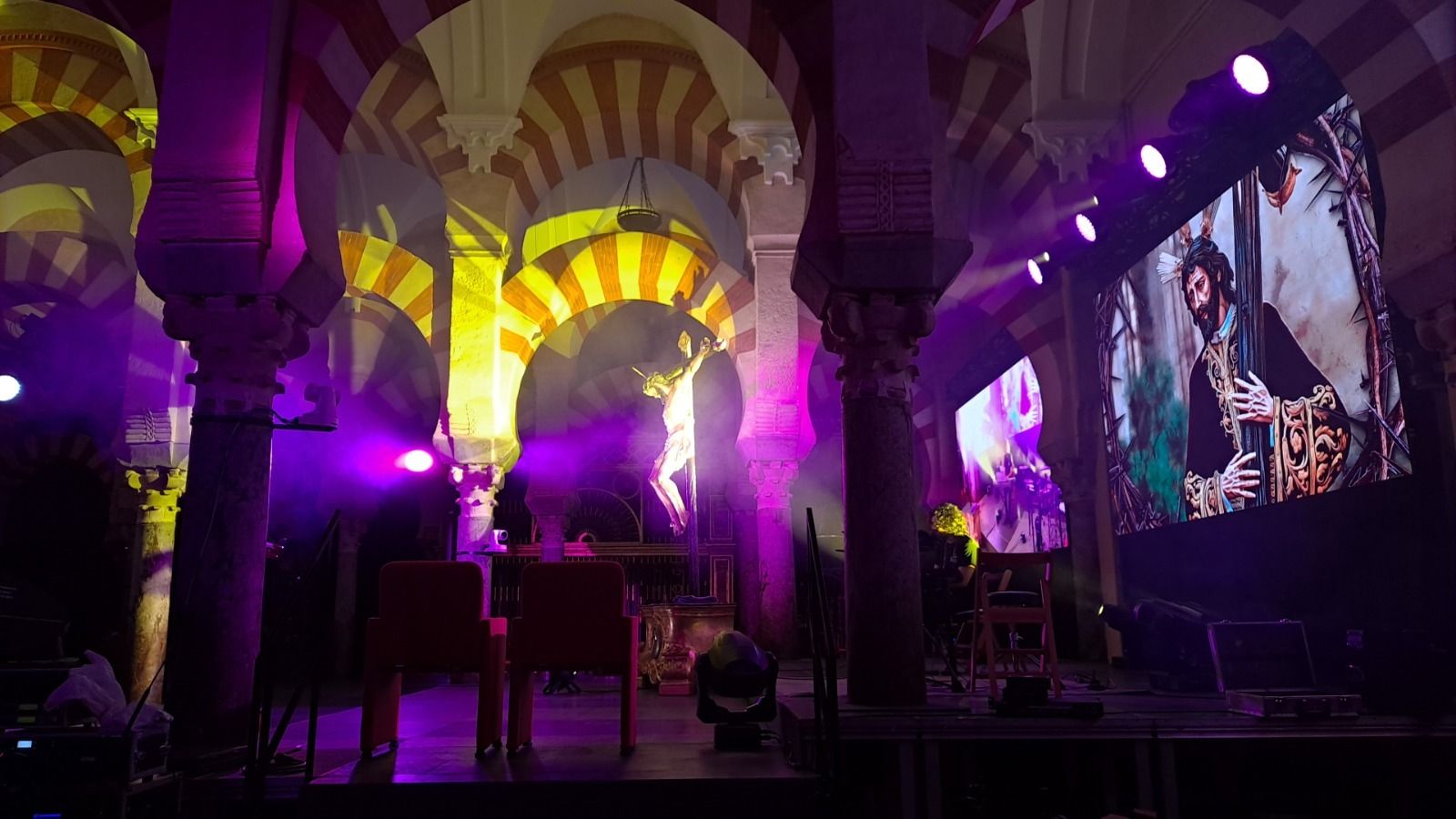 Via Crucis, en la catedral-mezquita de Córdoba