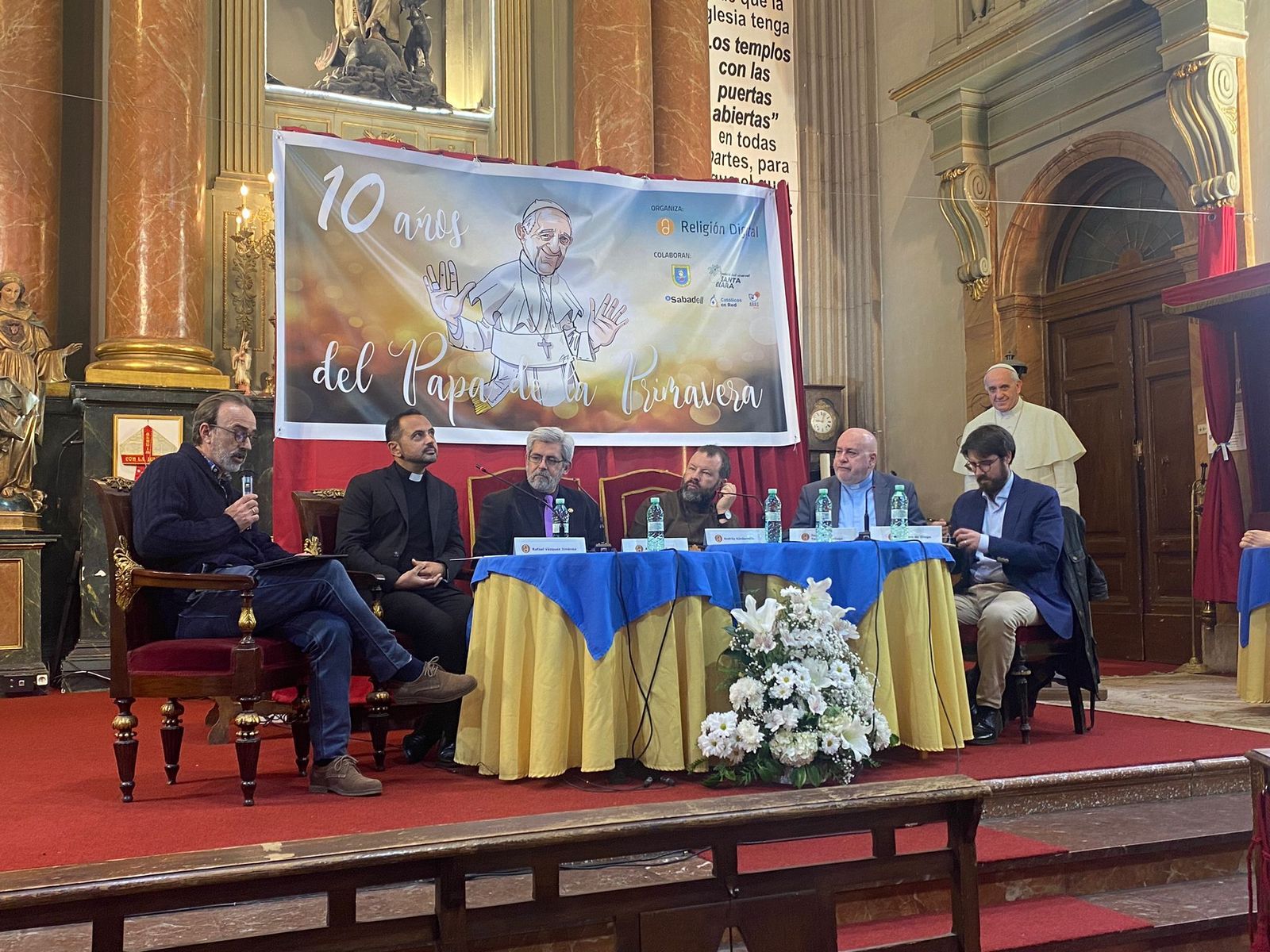 Mesa redonda en San Antón