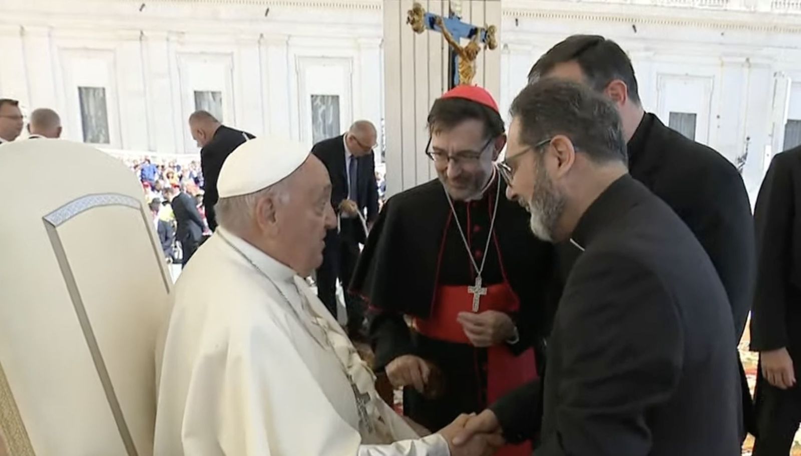 Papa saluda al cardenal Cobo y a sus auxiliares