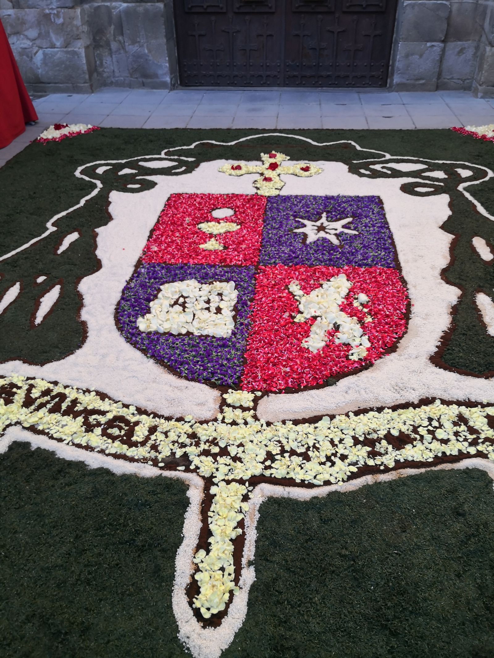 Escudo floral del obispo de Astorga