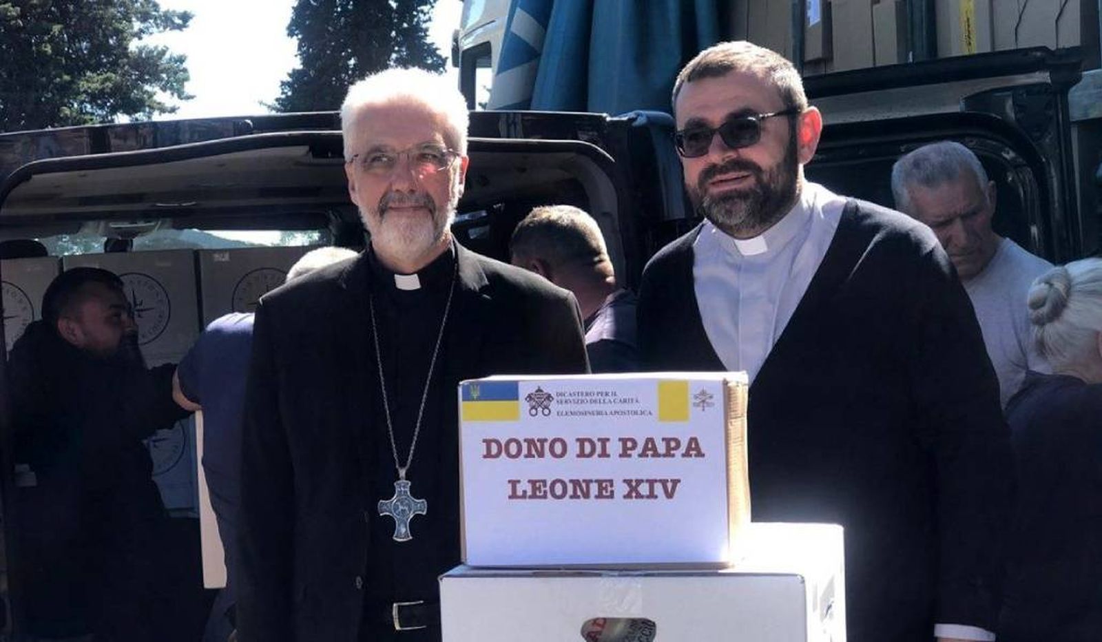 Envío de material a Ucrania. Estreno de Luis Marín como limosnero del Papa