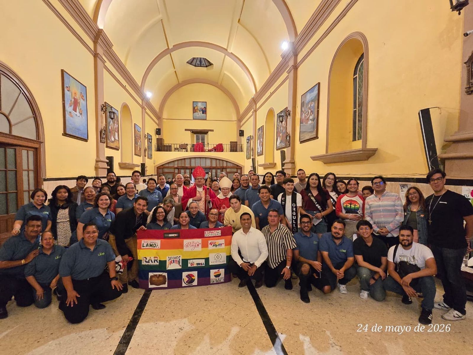 Comunidad Lamda con su obispo