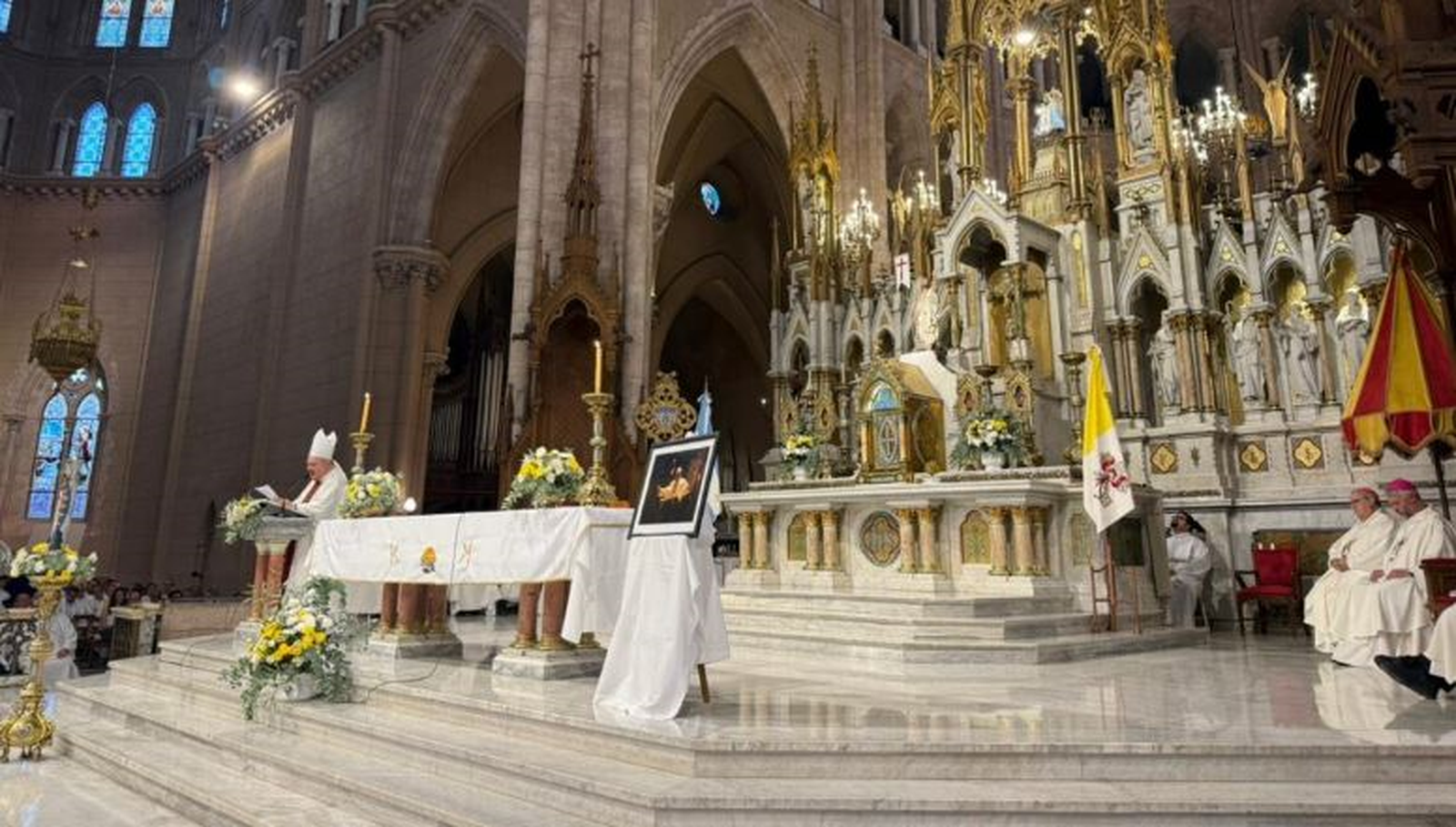 Homenaje a Francisco en la basílica de Nuestra Señora de Luján, Argentina