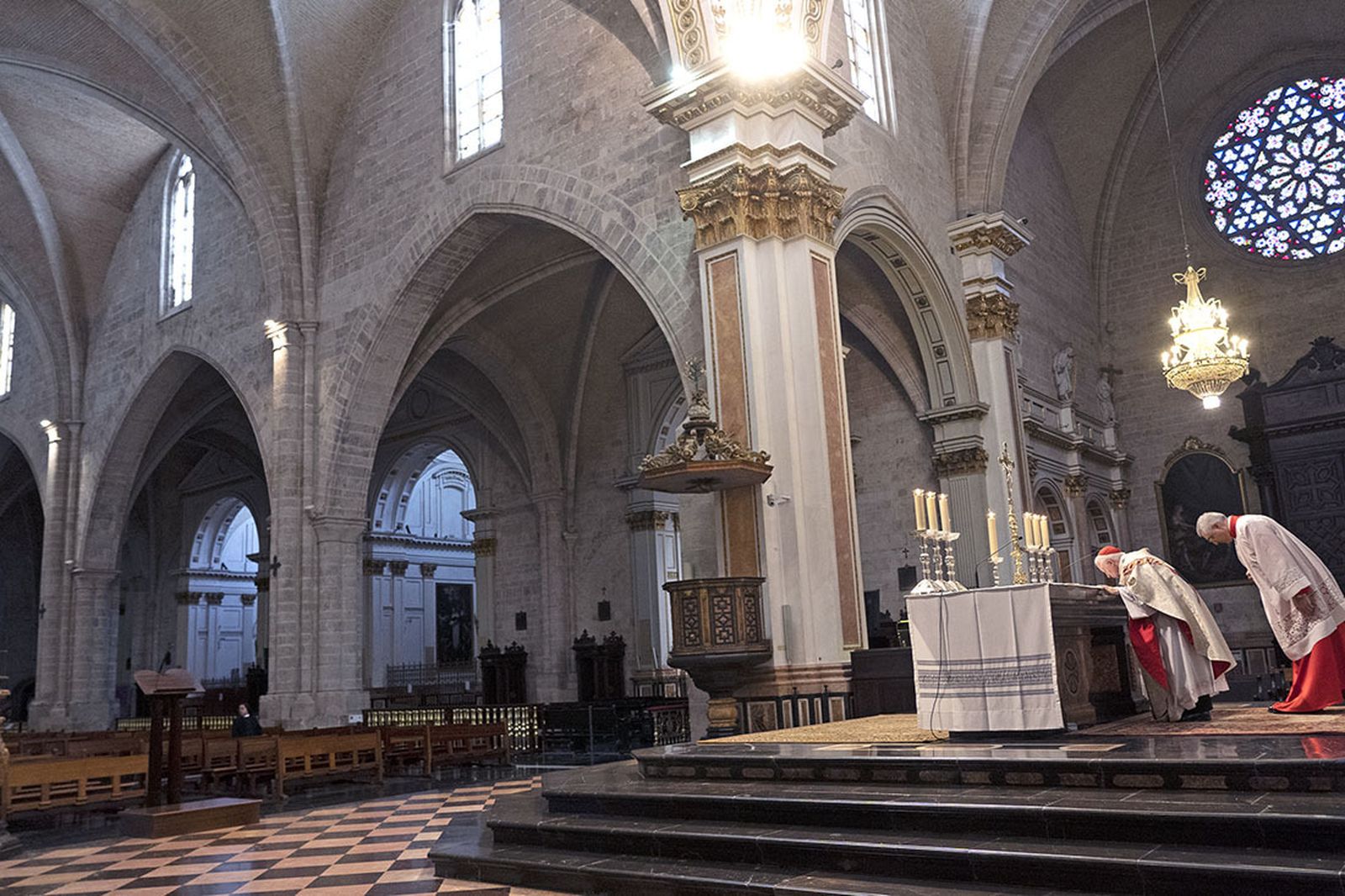 Liturgia en honor a san José celebrada por el cardenal Antonio Cañizares ayer, en Valencia