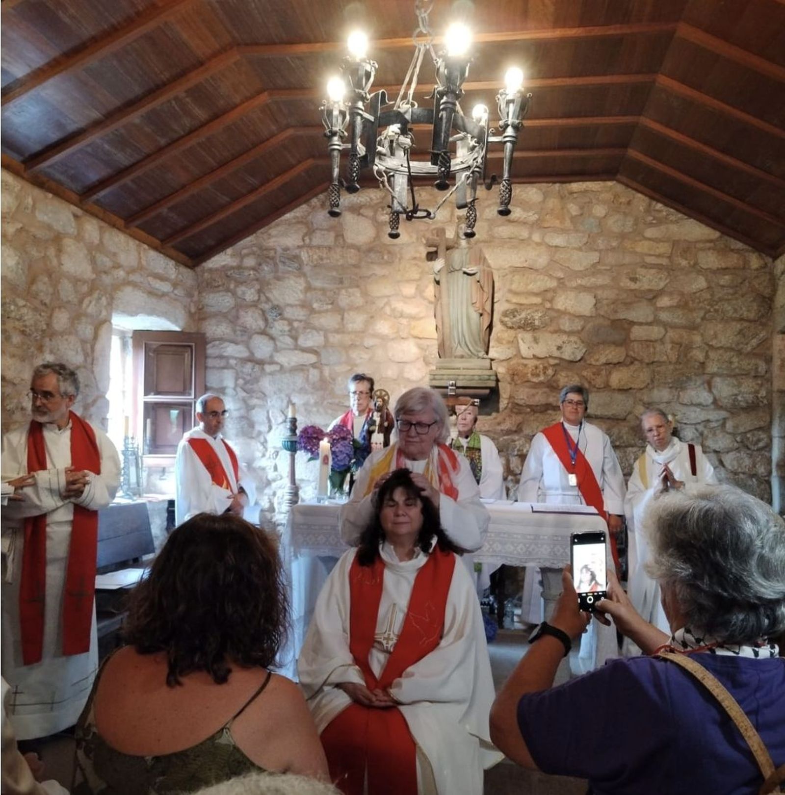 Imposición de las manos a Christina Moreira