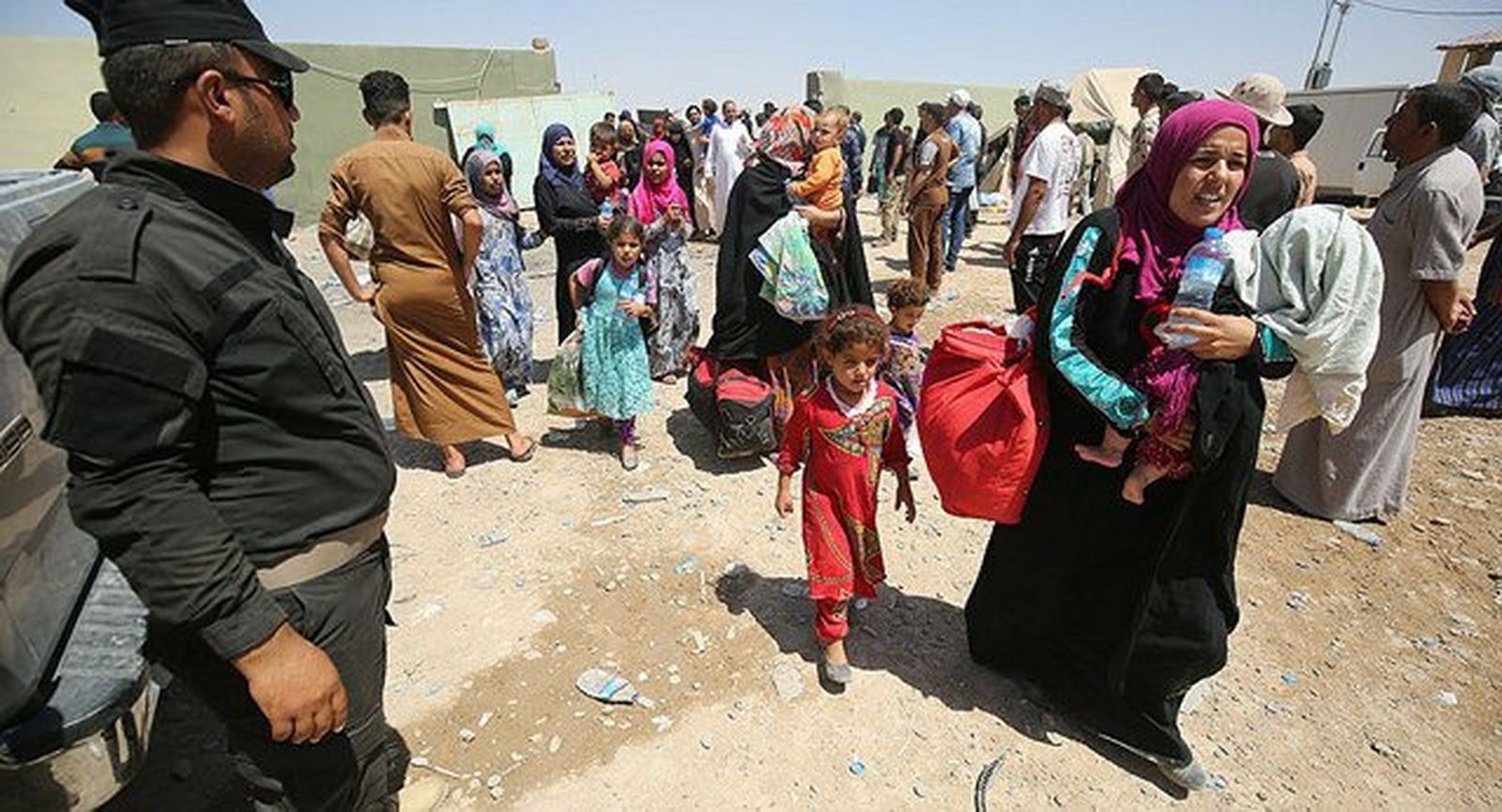 Familias huyen de Mosul