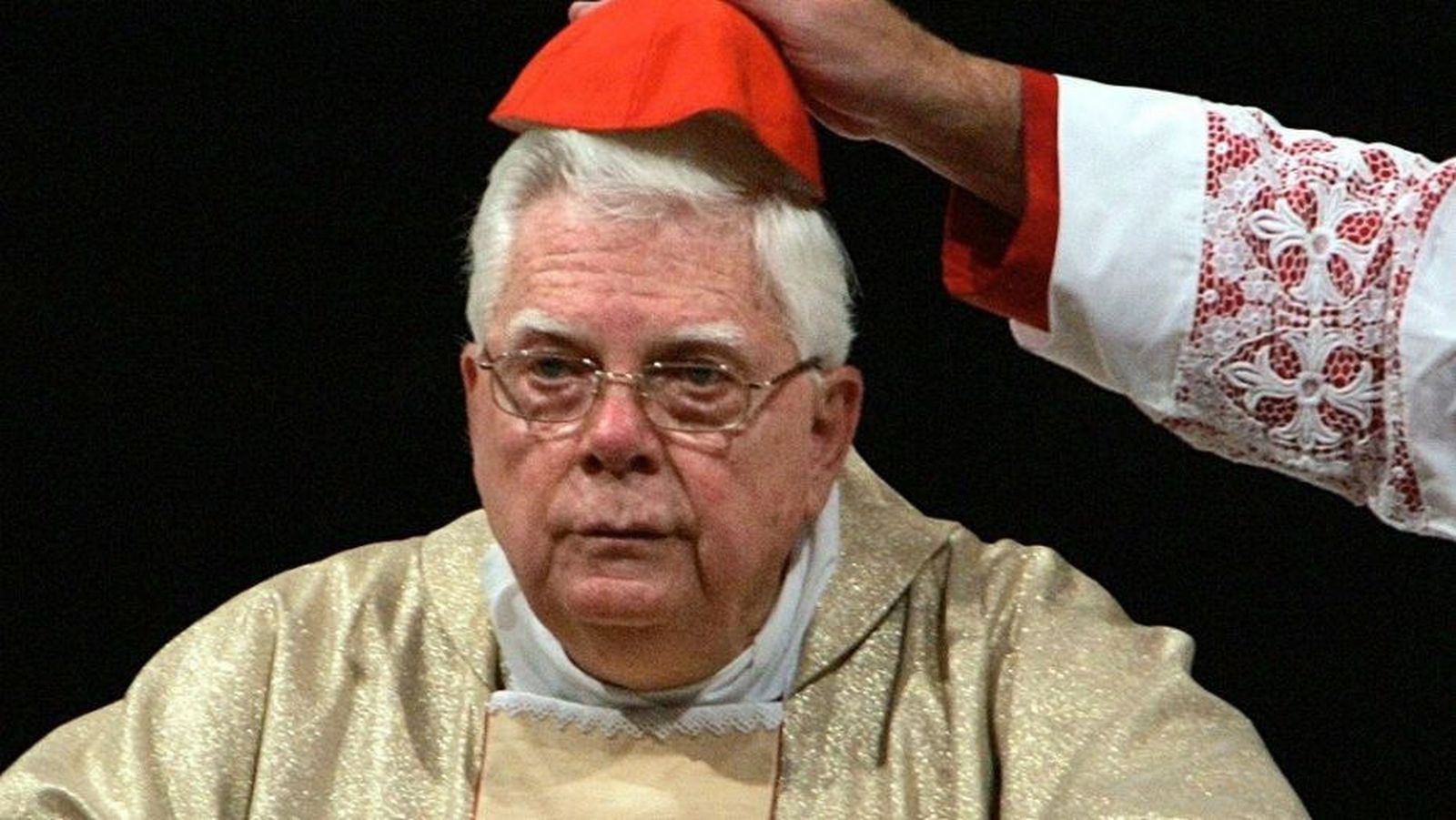 El cardenal Bernard Law