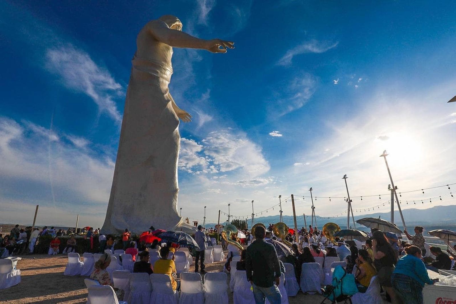 Se inaugura la escultura más grande de América Latina: El Cristo de la Paz