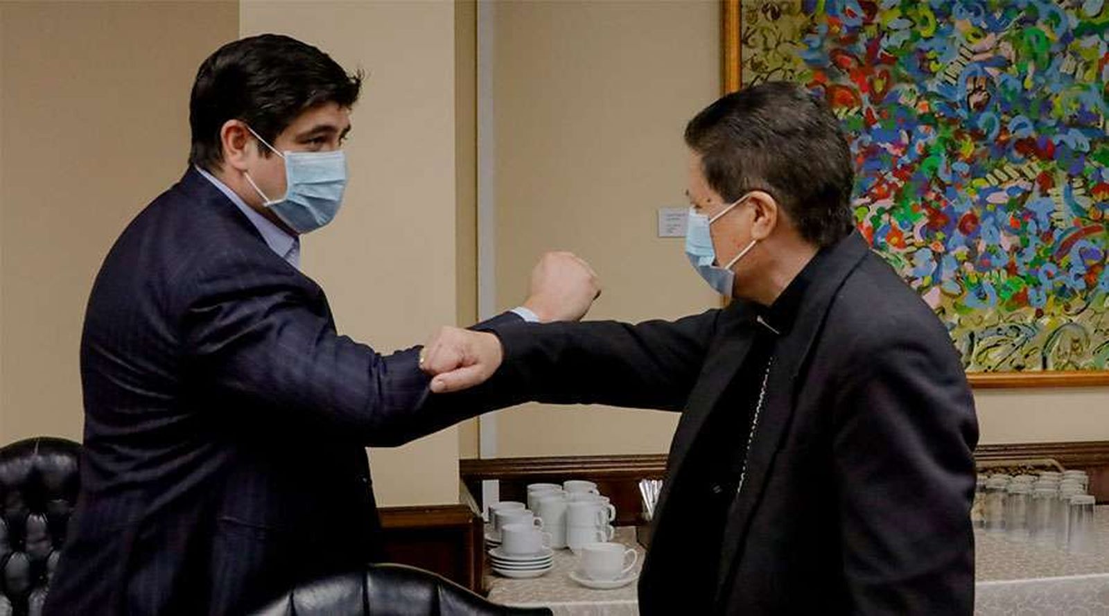 Carlos Alvarado Quesada, presidente de Costa Rica y Mon. José Manuel Garita, presidente de la Conferencia Episcopal