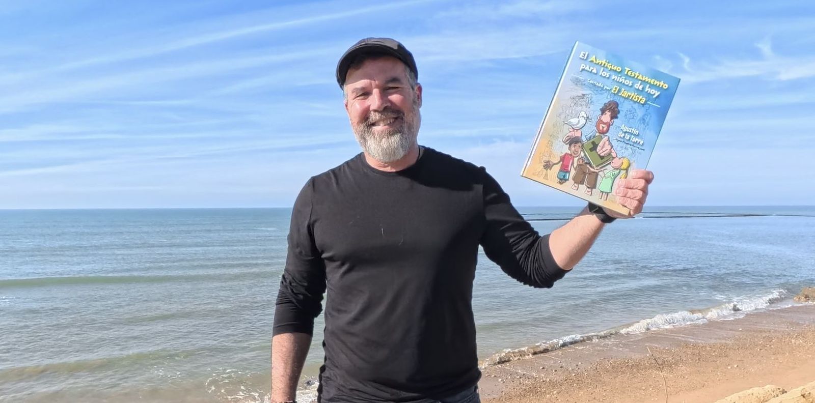 Agustín de la Torre, con su Antiguo Testamento (Esfera de los Libros)