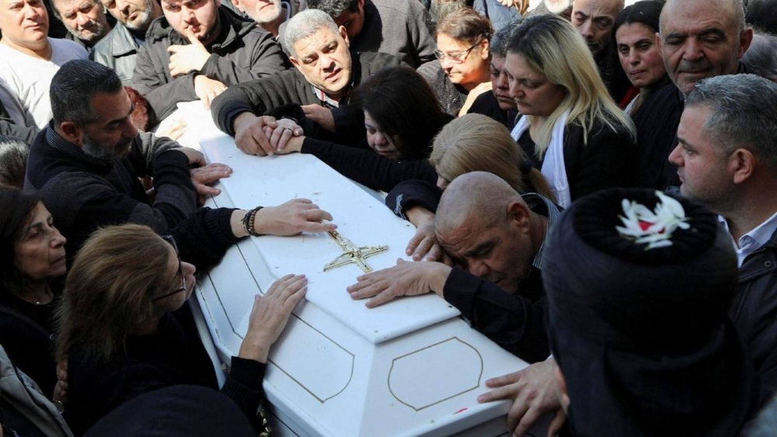 Funerales en Qlayaa del padre Pierre El Raii