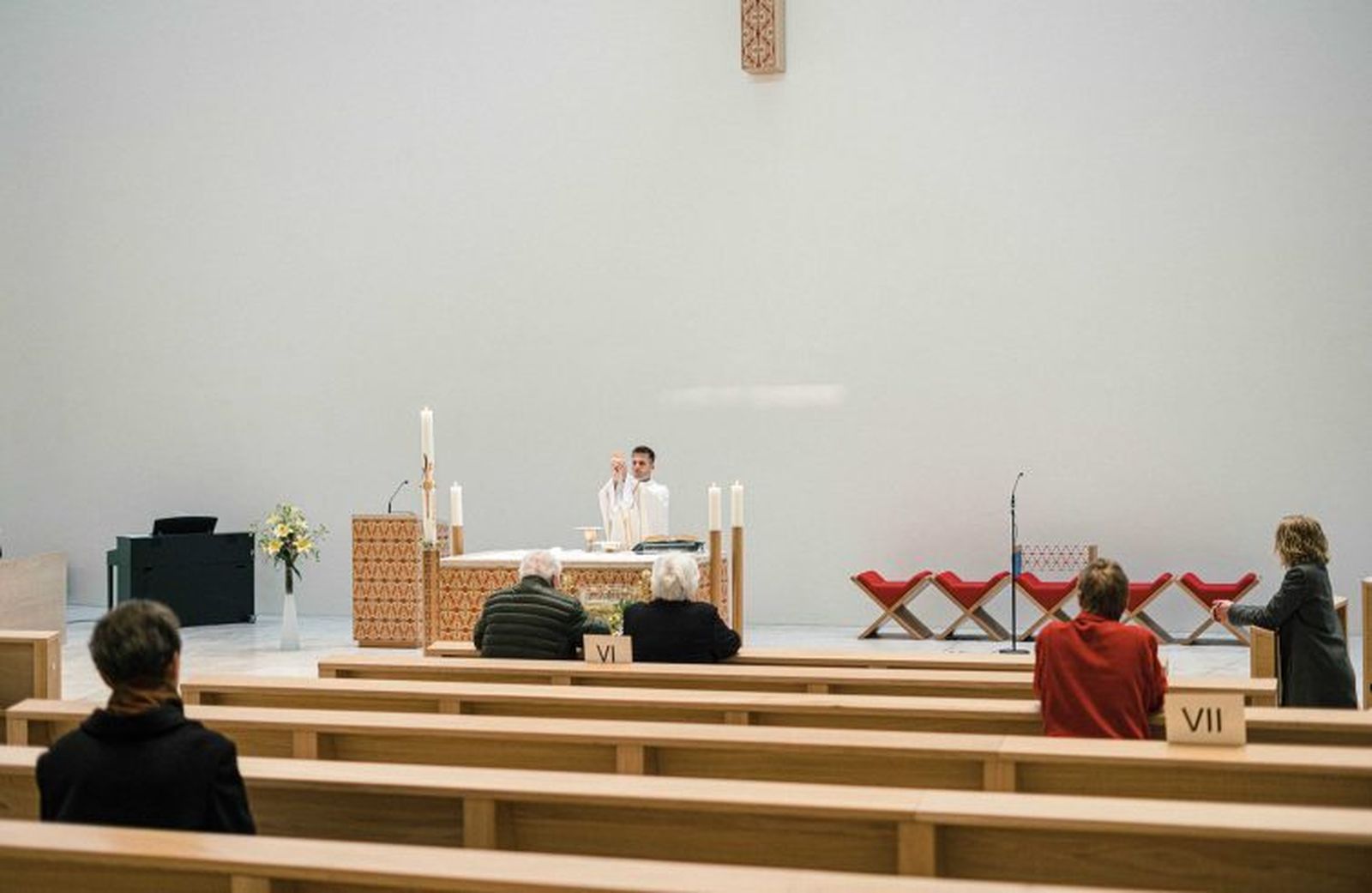 La Iglesia italiana 'reabrirá' a finales de mayo