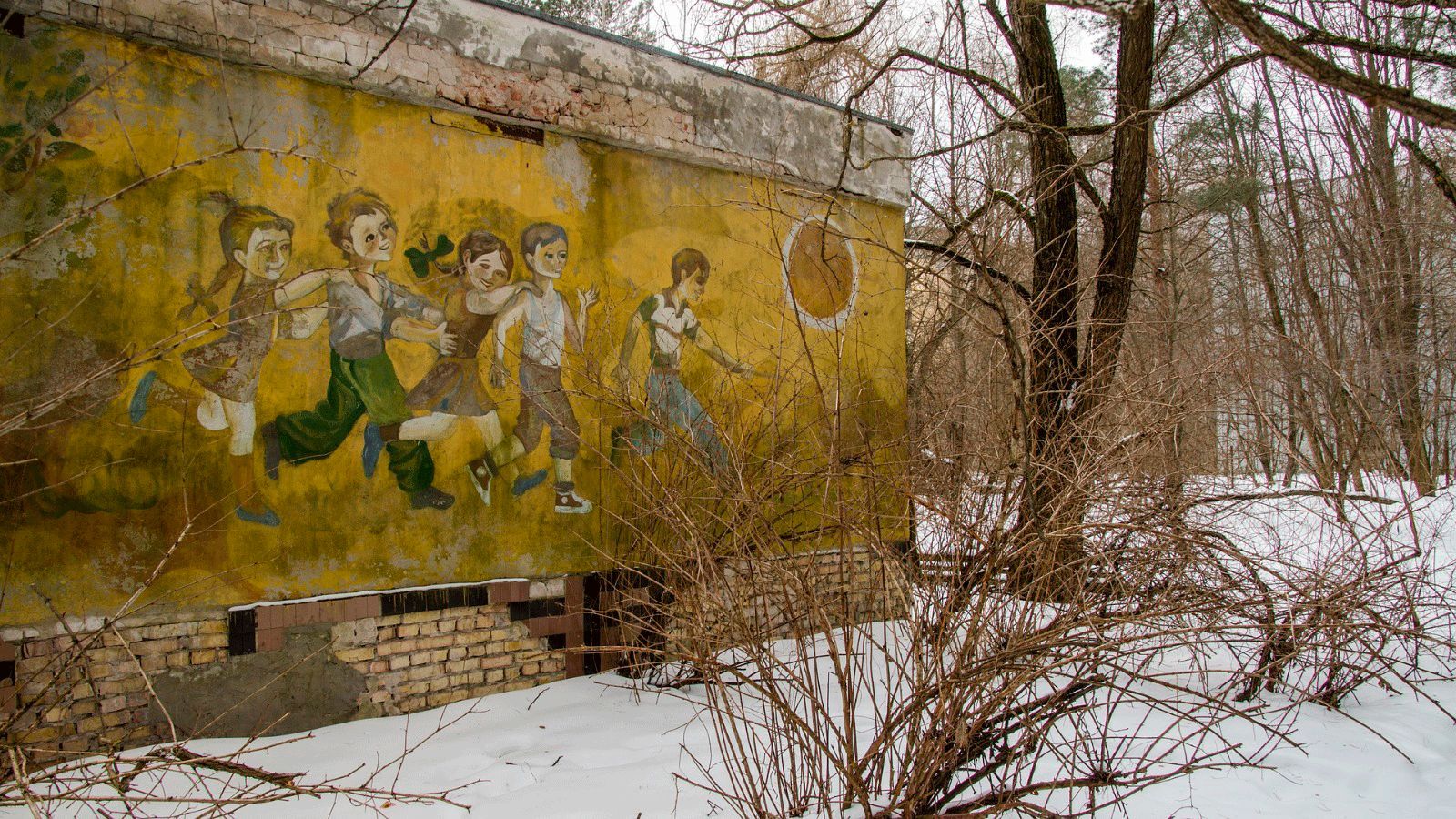 Unas 750 escuelas han cerrado por los ataques y bombardeos rusos
